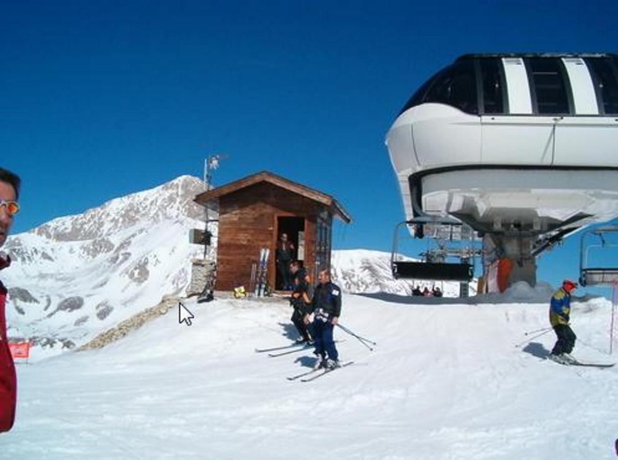 Complesso Turistico Aurora - Appartamenti Poggio Picenze Luaran gambar