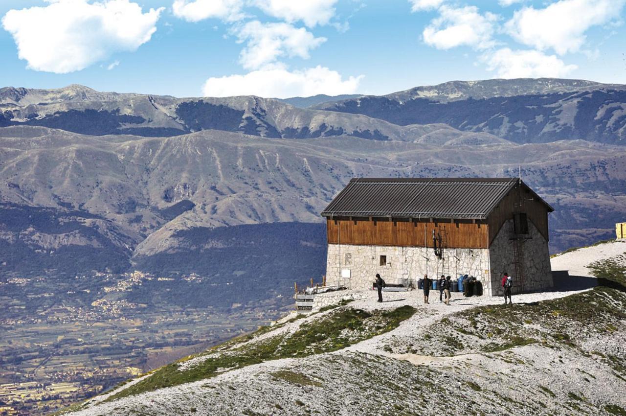 Complesso Turistico Aurora - Appartamenti Poggio Picenze Luaran gambar
