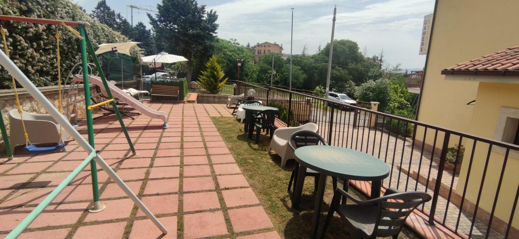 Complesso Turistico Aurora - Appartamenti Poggio Picenze Luaran gambar